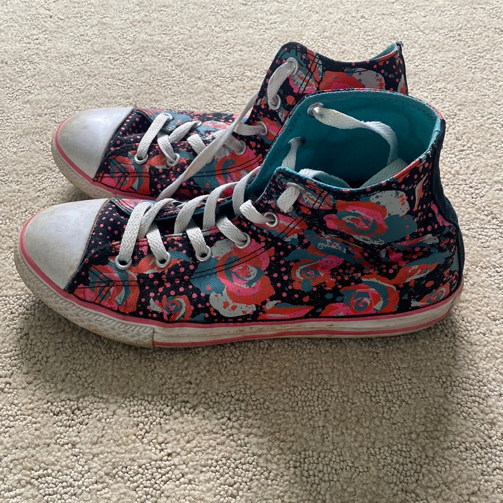 Floral print with polka dot Converse